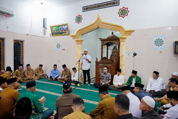 Safari Ashar di Masjid Al Ikhlas Laucih, Rico Waas Dorong Pemberdayaan Rumah Ibadah dan Partisipasi Umat