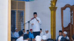 Safari Isya di Tsamaratul Iman, Rico Waas Dengarkan Keluhan Warga dan Bantu Puluhan Juta Rupiah